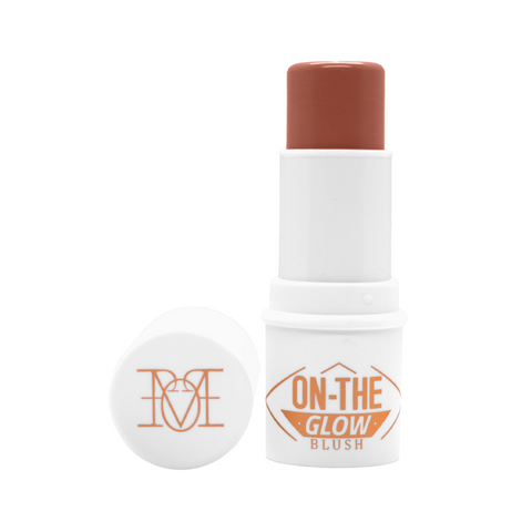 أحمر خدود ميك أوفر 22 أون ذا جلو المتنوع